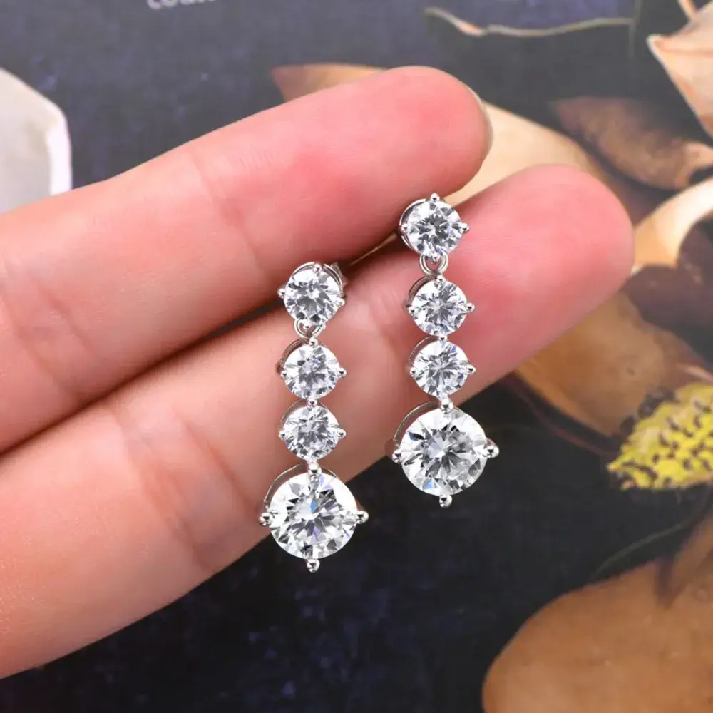magnificent carat moissanite