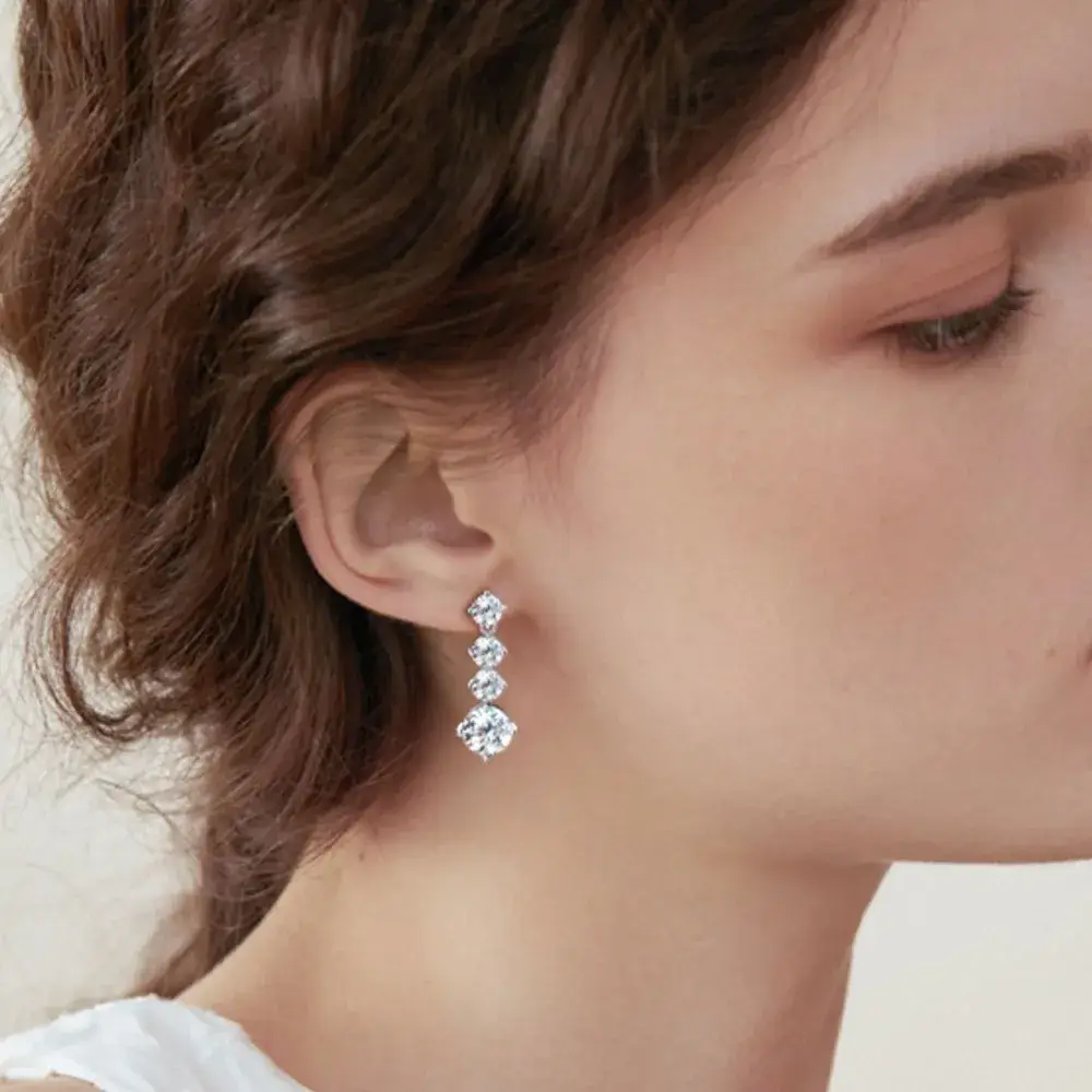 magnificent carat moissanite