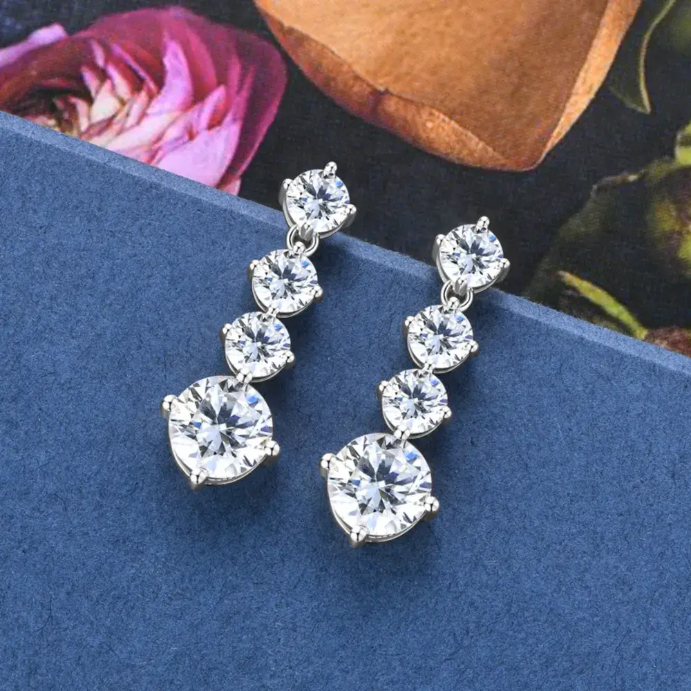 magnificent carat moissanite